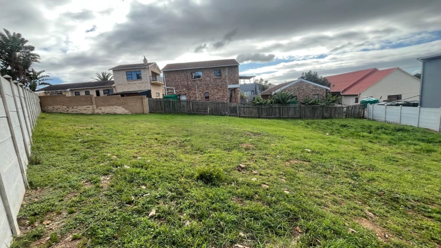  Bedroom Property for Sale in Wavecrest Eastern Cape